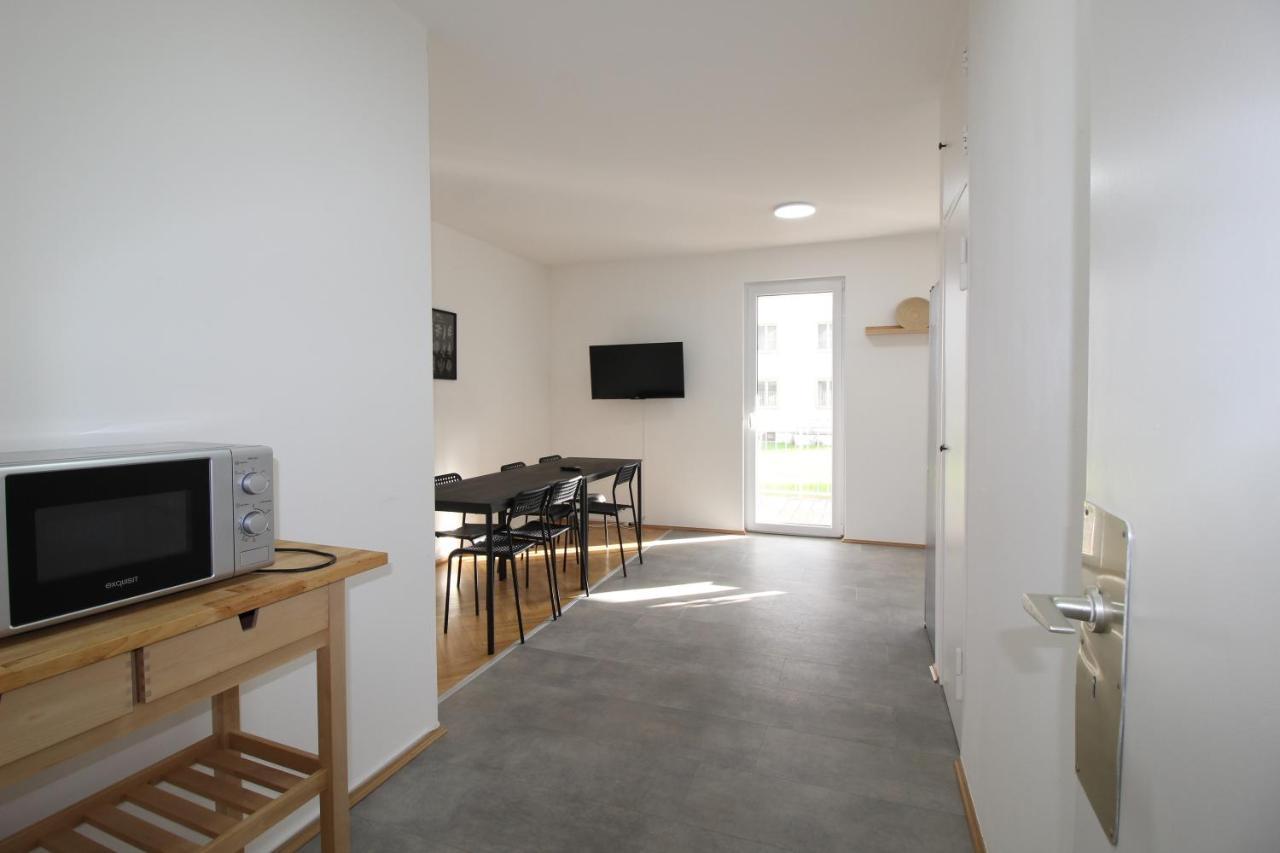 Apartmenthaus Kitzingen - Grosszuegige Wohnungen Fuer Je 6 Personen Mit Balkon Exterior foto